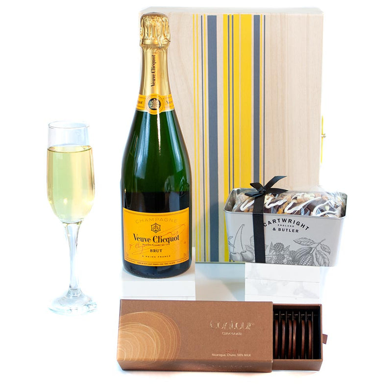 Ideal Veuve Clicquot Champagne Hamper
